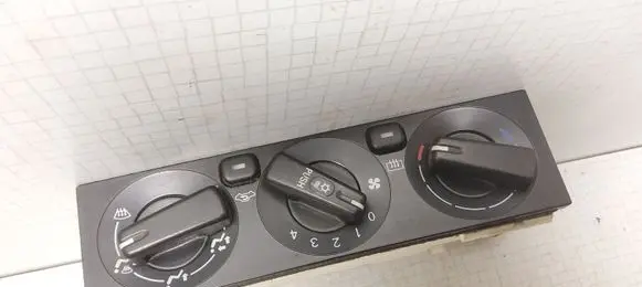 Mitsubishi Space Wagon Climate control unit MR396658