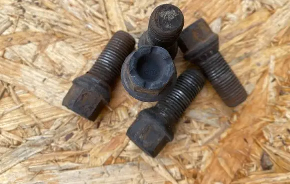 Audi A4 S4 B5 8D Nuts/bolts 