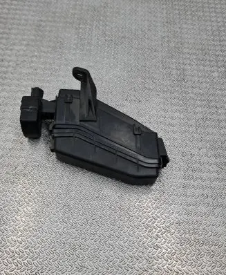 Lexus IS 200-300 Fuse module 8266253030 8500523030