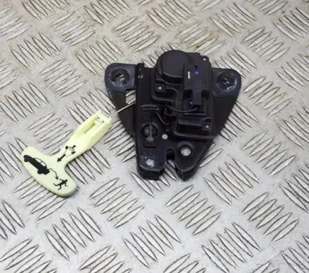 Maserati Quattroporte Tailgate/trunk/boot lock/catch/latch