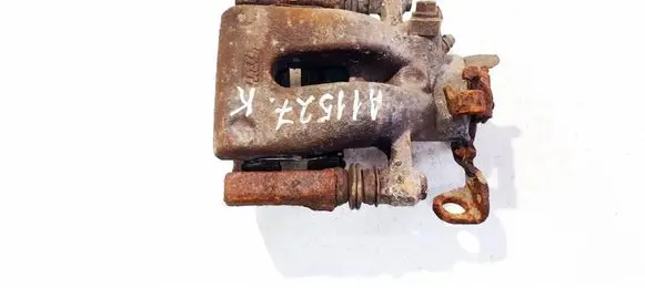 Opel Zafira B Rear brake caliper