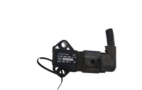 Volkswagen Golf V Air pressure sensor 0281002399 038906051B