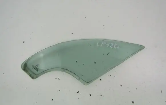 Citroen C3 Front triangle window/glass 