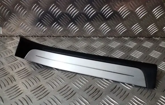 Infiniti FX Rear sill trim cover 76899CG000