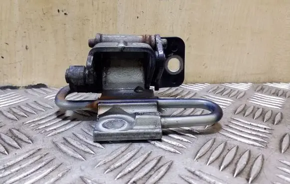 Volkswagen Eos Front door lower hinge 1Q0831412A