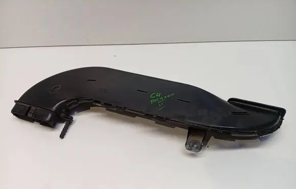 Citroen C4 II Picasso Air intake duct part 9672026780