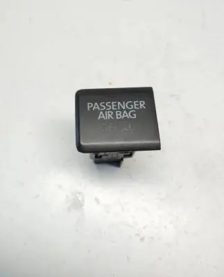 Passenger airbag on/off switch