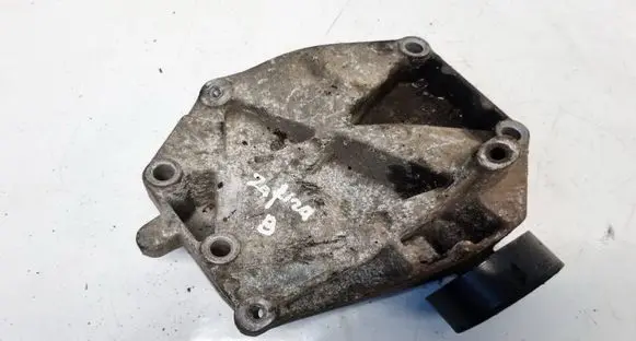 Opel Zafira B Engine mounting bracket 55191339