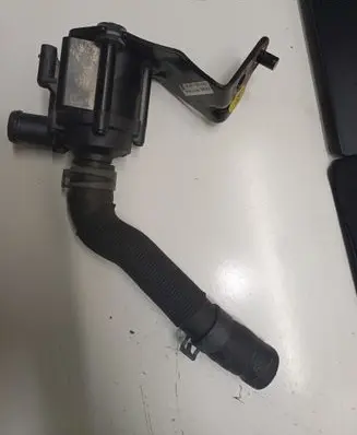 Volkswagen Golf VII Electric auxiliary coolant/water pump 5Q0965561B