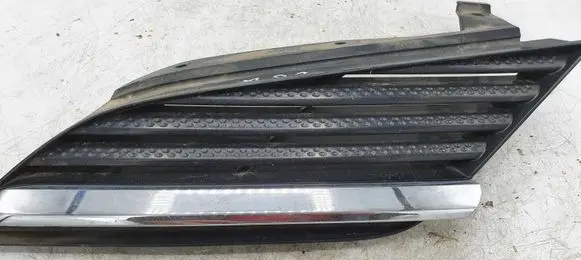 Nissan Primera Front bumper upper radiator grill 62330AU300