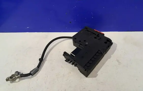 Mercedes-Benz E C207 W207 Fuse module A2075400150 A2075400240