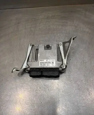 Toyota Auris 150 Engine control unit/module 0281013413 1039S23792 8966102E10