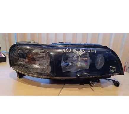 Volvo V70 Headlight/headlamp 30655906