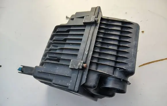 Peugeot 307 CC Air filter box 9651230280