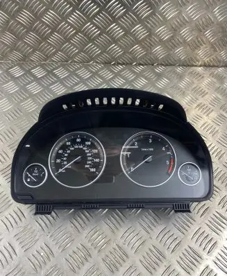 BMW 5 F10 F11 Speedometer (instrument cluster) 9227616