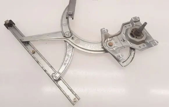 Volkswagen PASSAT B4 Front door manual window regulator 357837402B
