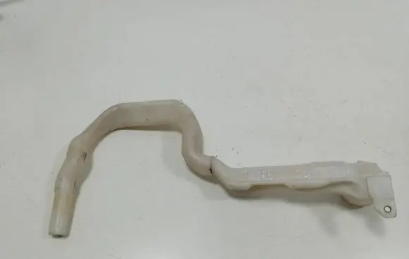 Volkswagen Touareg I Window washer liquid tank fill tube 7L5955463A