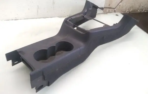 Cup holder front