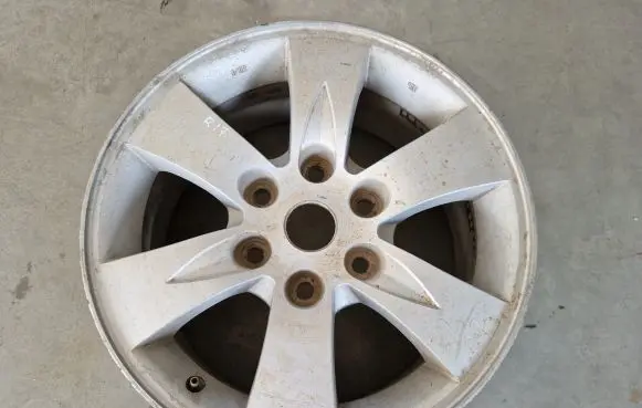 Mitsubishi L200 R17 alloy rim 