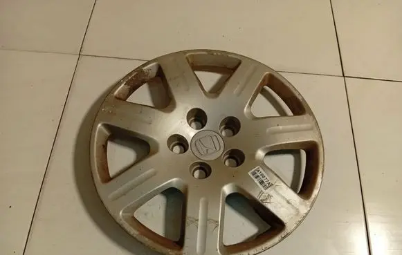 Honda Civic R16 wheel hub/cap/trim 44733SNAA10