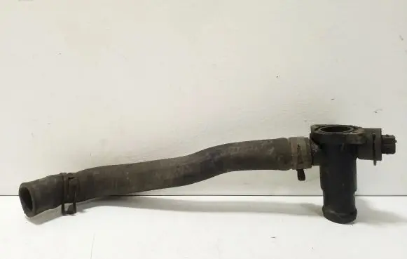 Volkswagen PASSAT B6 Engine coolant pipe/hose