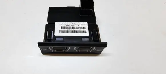 Jeep Grand Cherokee WL USB socket connector P68487349AB 68487349AB