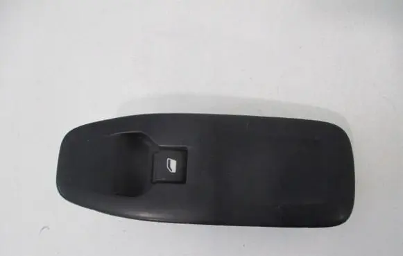Peugeot 208 I Electric window control switch 98242560ZD