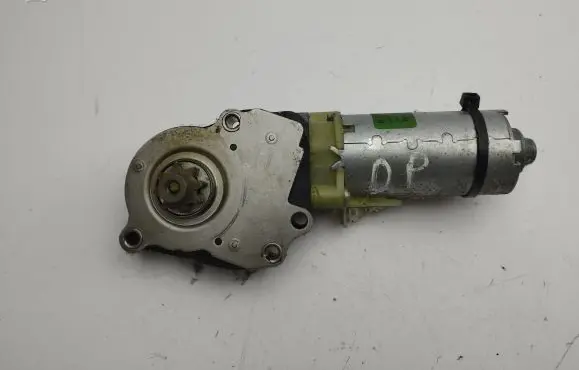 Volvo XC90 Seat adjustment motor 130002528