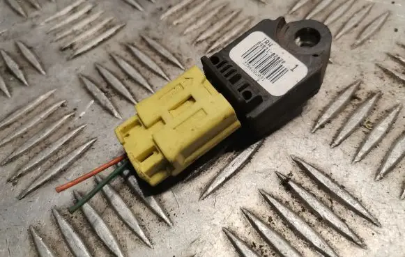 Lexus IS 220D-250-350 Airbag deployment crash/impact sensor 8983102020