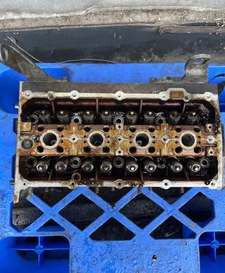 Volkswagen Golf V Engine head 03C103358F