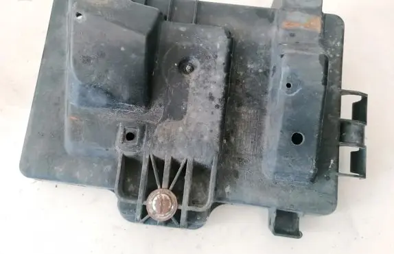 Battery bracket