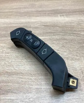 BMW 5 E39 Steering wheel buttons/switches 8363655