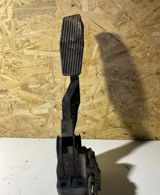 Opel Zafira A Accelerator throttle pedal 90581208 19006630 0281002298
