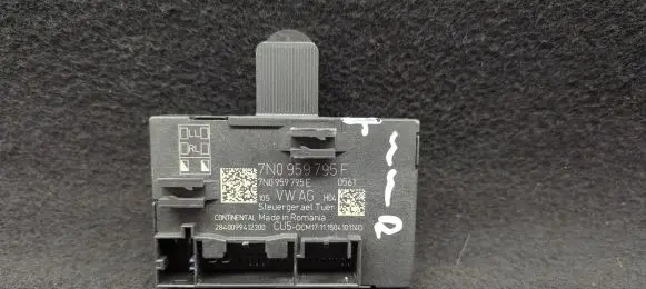 Skoda Yeti (5L) Door control unit/module 7N0959795F 7N0959795E 2840099412300