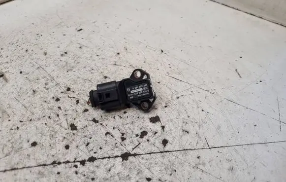 Volkswagen Touran I Air pressure sensor 0281002399 038906051B 36033AG8
