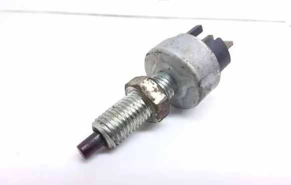 Mitsubishi Pajero Brake pedal sensor switch