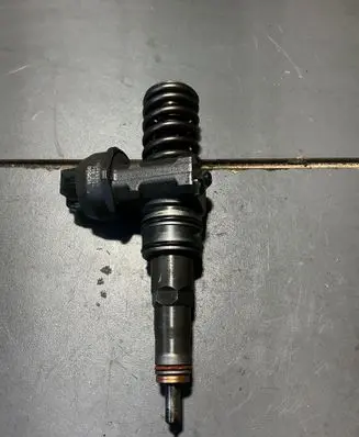 Volkswagen Caddy Fuel injector 0986441564