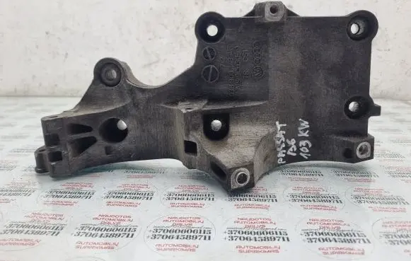 Volkswagen PASSAT B6 Generator/alternator bracket 038903143AF