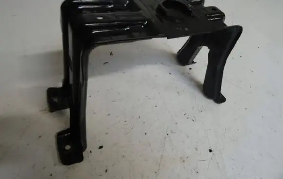 Audi A5 8T 8F Spare wheel mounting bracket 8K0802715A