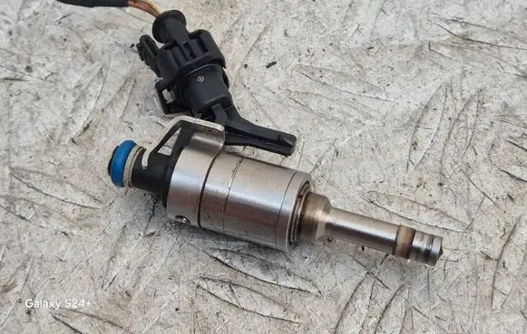 Fuel injector