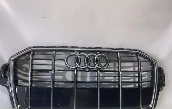 Audi Q7 4M Front bumper upper radiator grill 4M0853651