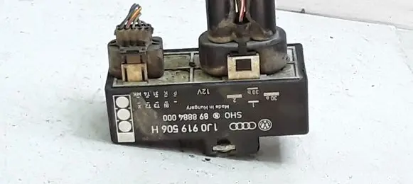 Volkswagen Golf IV Coolant fan relay 1J0919506H