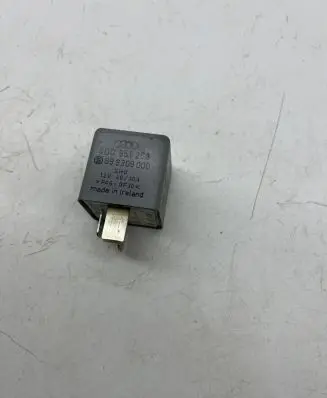 Audi A6 S6 C5 4B Other relay 4D0951253 899309000