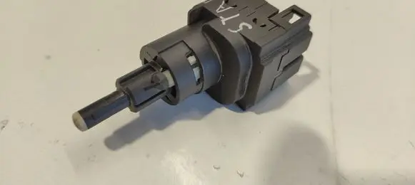 Volkswagen Polo Brake pedal sensor switch 32866624