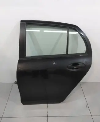 Toyota Yaris Front door 