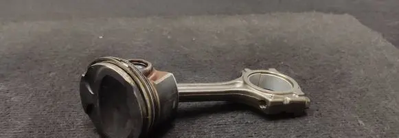 Renault Megane III Piston with connecting rod 72L71