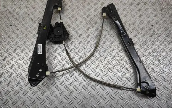 Volkswagen Jetta VI Front door window regulator with motor 6R0959801M 402321D 090813ZT14
