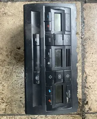 Audi A4 S4 B6 8E 8H Climate control unit 8E0820043