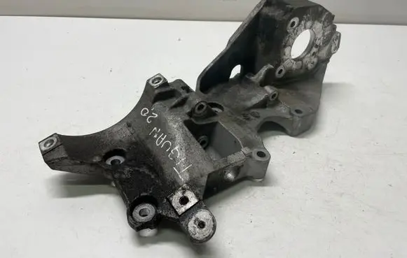 Volkswagen Tiguan Generator/alternator bracket 03L903139D