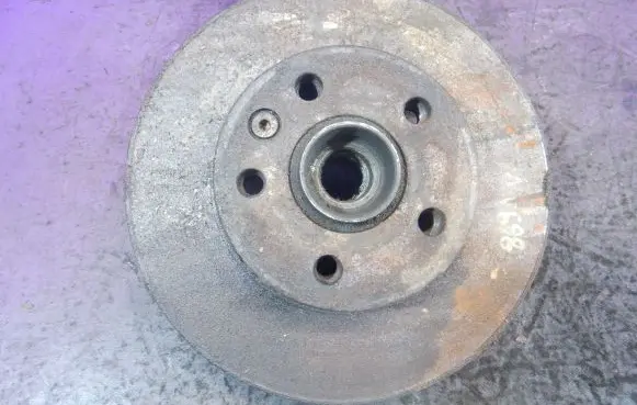Volkswagen Transporter - Caravelle T4 Front wheel hub spindle knuckle